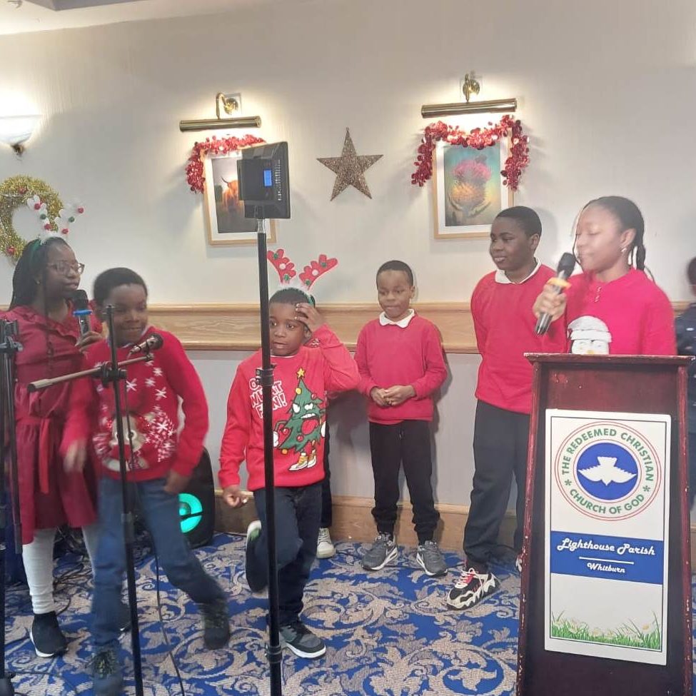 Christmas - children Performing